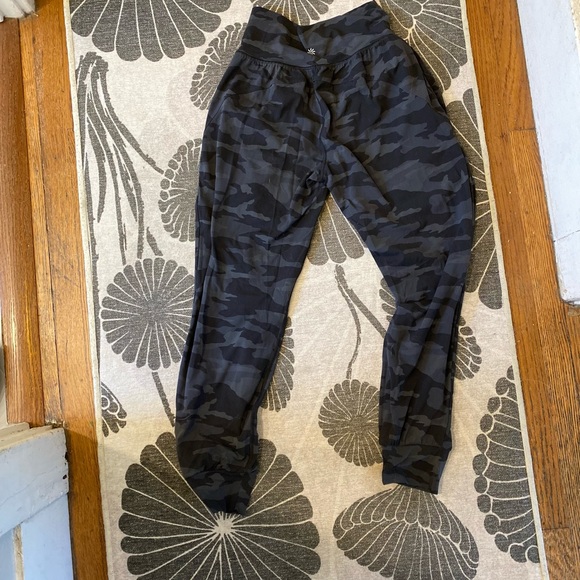 Athleta Jogger Camo - Picture 3 of 3